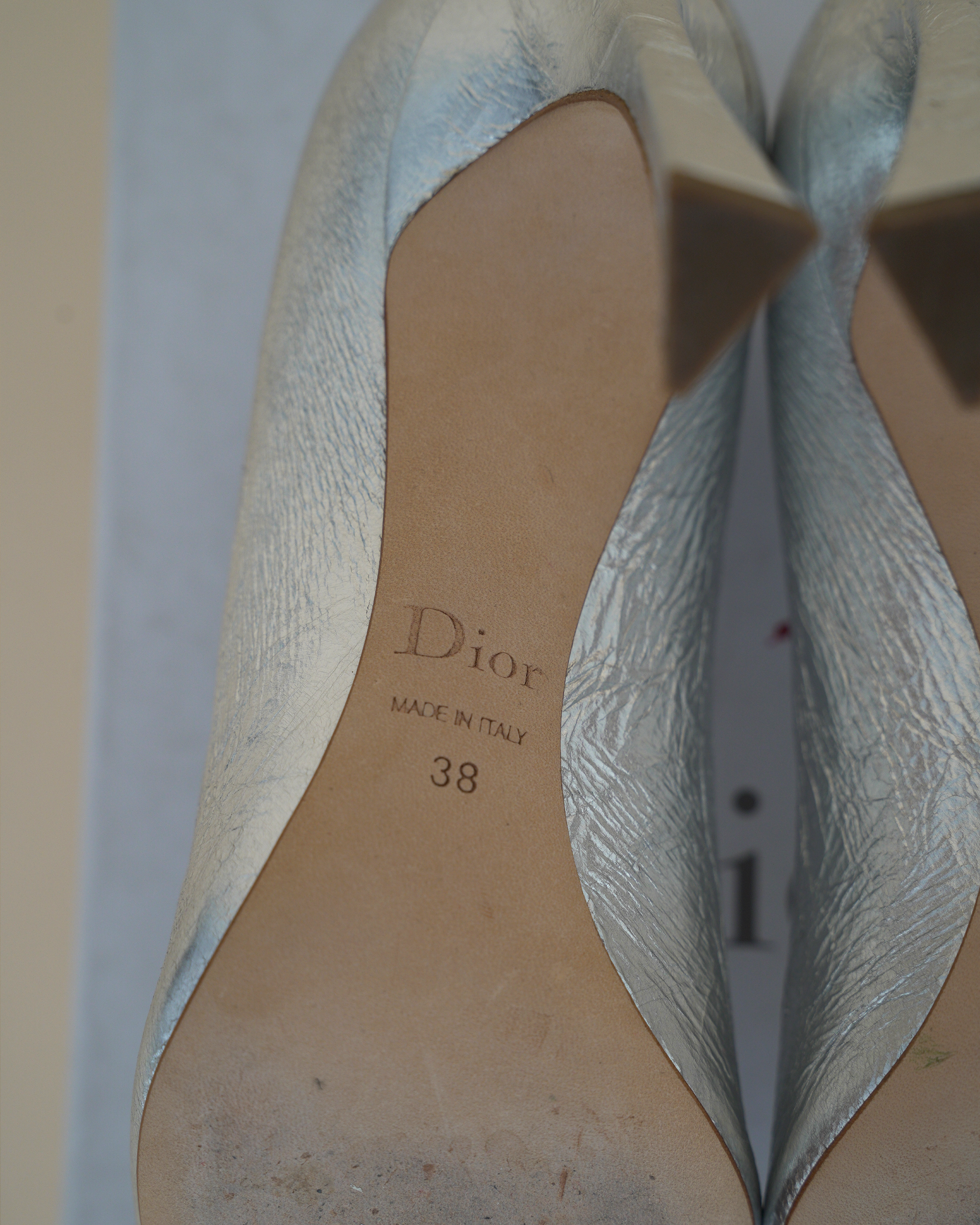 Christian Dior silver crinkle leather “Songe” pumps