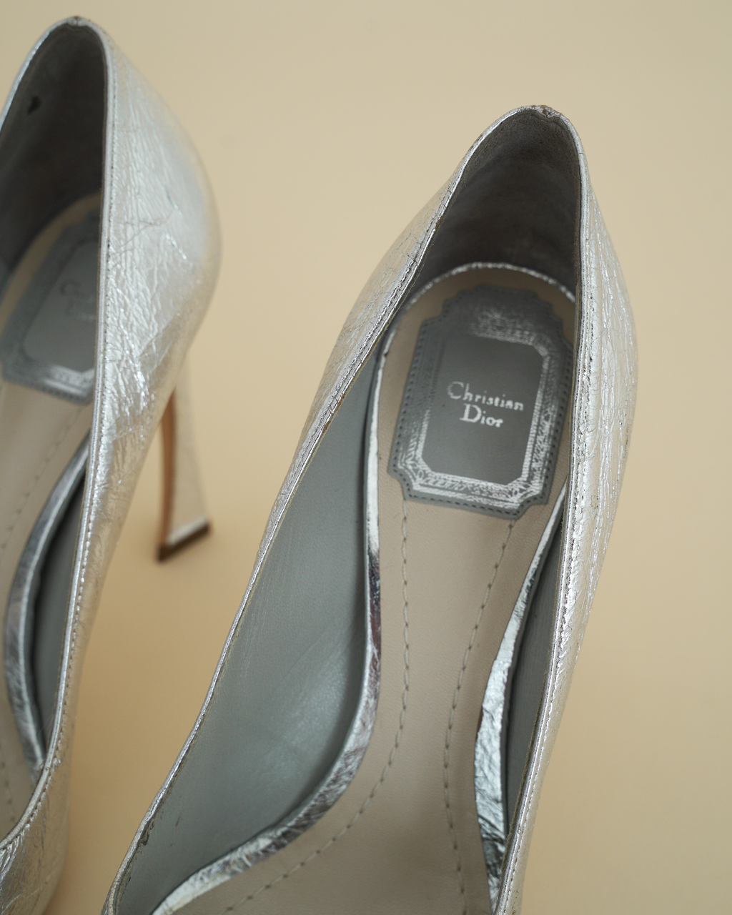 Christian Dior silver crinkle leather “Songe” pumps